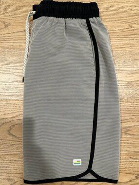 Men's Vuori Banks Short's Gray Black 4 Way Stretch Gym Performance Kore Small